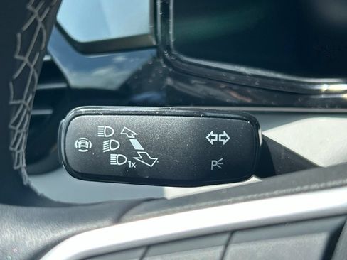 Certified 2025 Volkswagen Taos S FWD image 27