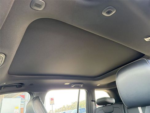 New 2025 Jeep Grand Cherokee Limited image 34