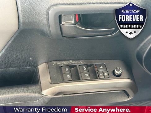Used 2016 Toyota Tacoma SR5 w/ Towing Package RWD image 11