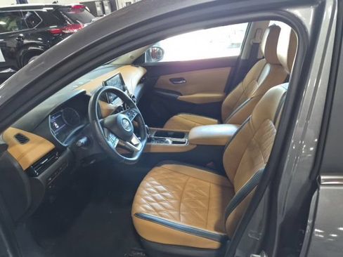 Used 2023 Nissan Sentra SV w/ SV Premium Package FWD image 16