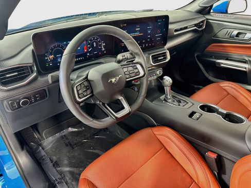 Used 2025 Ford Mustang Premium RWD image 9