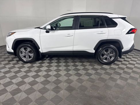 Used 2023 Toyota RAV4 XLE w/ Convenience Package AWD/4WD image 7
