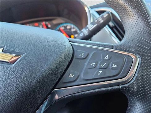 Used 2021 Chevrolet Equinox LS image 12