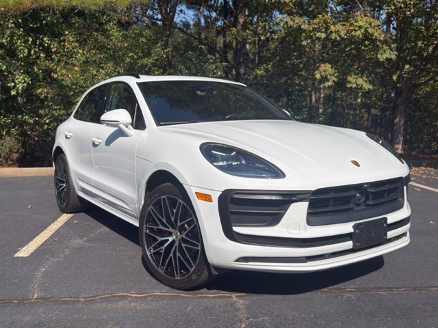 Used 2023 Porsche Macan AWD/4WD image 4