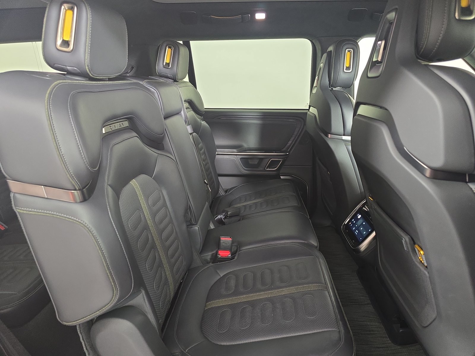 Used 2024 Rivian R1S Adventure Dual AWD/4WD image 23