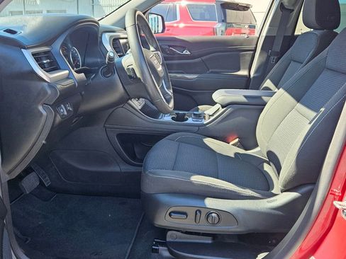 Used 2023 GMC Acadia SLE w/ Driver Convenience Package FWD image 3