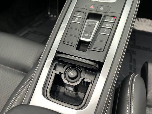 Used 2024 Porsche 718 Boxster GTS image 19