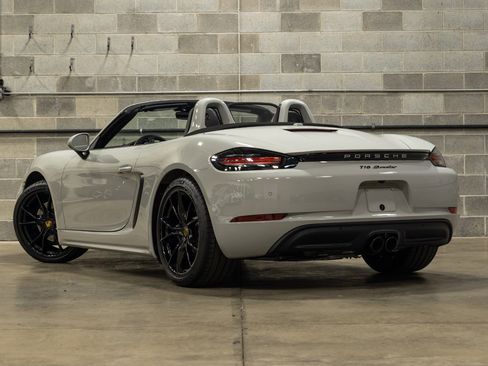 Used 2021 Porsche 718 Boxster RWD image 7