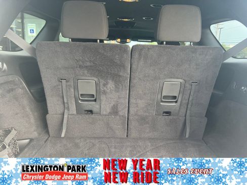 Used 2022 Dodge Durango SXT w/ Blacktop Package image 6