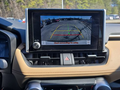 Used 2023 Toyota RAV4 LE image 23