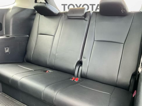 Used 2024 Toyota Highlander XLE AWD/4WD image 23