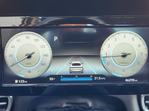 Certified 2022 Hyundai Elantra SEL w/ Convenience Package image 19