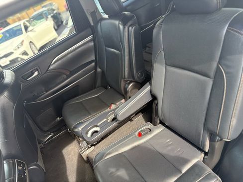 Used 2019 Toyota Highlander Limited AWD/4WD image 34