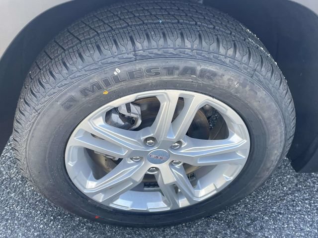 Used 2024 GMC Terrain SLE w/ Driver Convenience Package AWD/4WD image 12