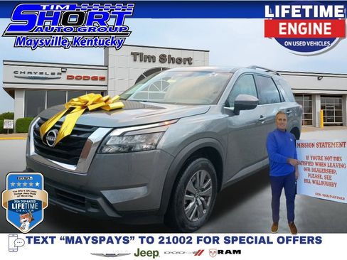 Used 2025 Nissan Pathfinder SV image 1