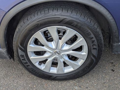 Used 2017 Nissan Rogue S image 32