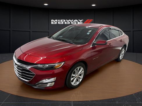 Used 2025 Chevrolet Malibu LT FWD image 2