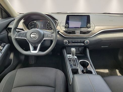 Used 2023 Nissan Altima 2.5 SV FWD image 9