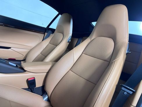 Certified 2017 Porsche 911 Carrera 4S AWD/4WD image 5
