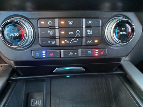 Used 2020 Ford F350 Platinum AWD/4WD image 16