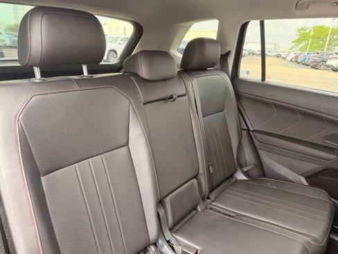 Used 2024 Volkswagen Tiguan Wolfsburg Edition AWD/4WD image 17