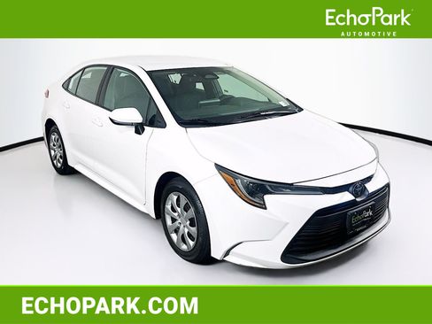 Used 2024 Toyota Corolla LE FWD image 1