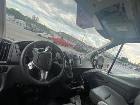 Used 2015 Ford Transit 350 156 DRW w/ Exterior Upgrade Package RWD image 10