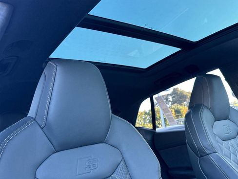 New 2026 Audi SQ8 Prestige image 16