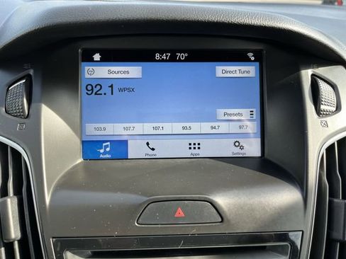 Used 2017 Ford Focus SEL image 14