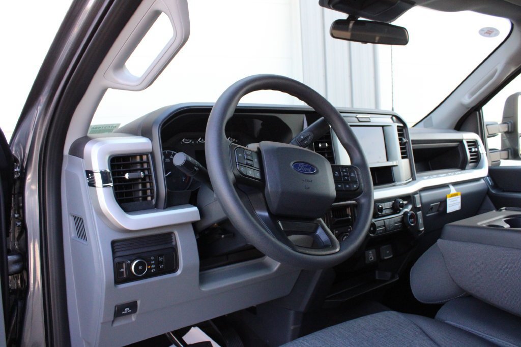 New 2027 Ford F250 XL w/ Tremor Off-Road Package AWD/4WD image 2