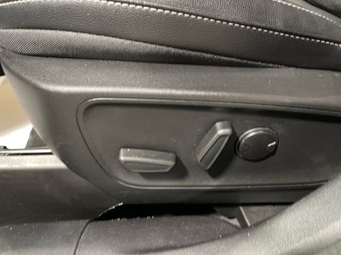 Used 2022 Ford Escape SEL w/ Technology Package image 10