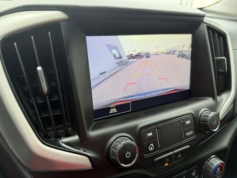 Used 2022 GMC Terrain SLT w/ LPO, Floor Liner Package image 18