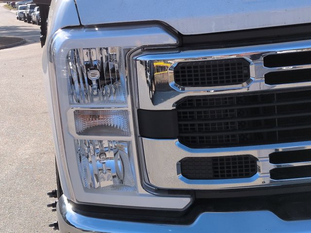Used 2025 Ford F350 XL w/ XL Chrome Package RWD image 11