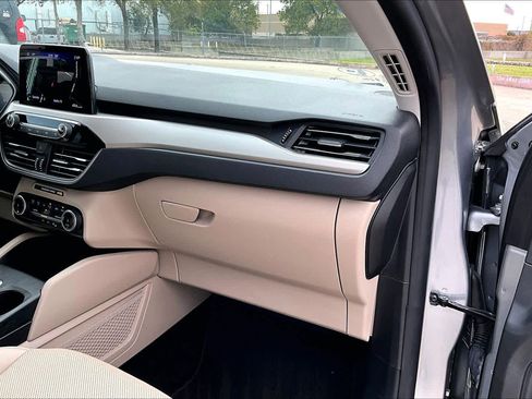 Used 2022 Ford Escape SEL image 18