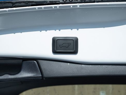 New 2025 Toyota RAV4 XLE w/ Convenience Package image 40