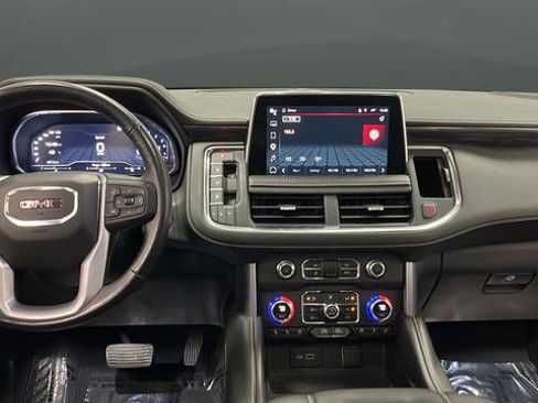 Used 2022 GMC Yukon XL SLT w/ SLT Premium Package AWD/4WD image 11