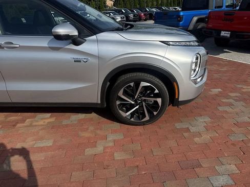 Used 2025 Mitsubishi Outlander SE AWD/4WD image 17