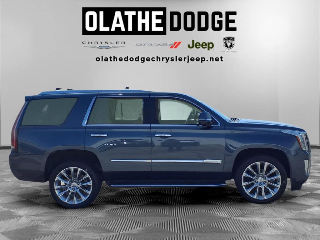 Used 2019 Cadillac Escalade Luxury AWD/4WD image 31