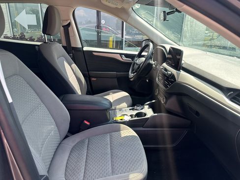 Used 2021 Ford Escape SE w/ Cold Weather Package FWD image 10