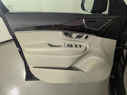 Used 2016 Volvo XC90 T6 Momentum w/ Momentum Plus Package image 14