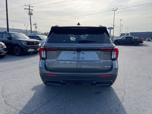 New 2026 Ford Explorer ST-Line w/ ST-Line Street Pack image 5