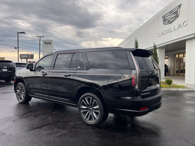 Used 2023 Cadillac Escalade ESV Sport Platinum AWD/4WD image 3