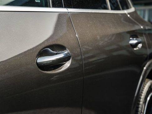 Used 2025 Mercedes-Benz GLC 350e 4MATIC image 18