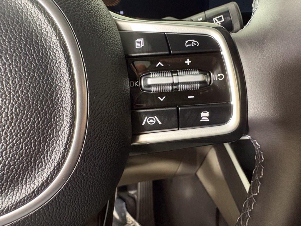 New 2026 Kia Carnival EX FWD image 25