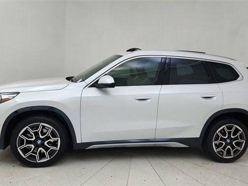 Used 2025 BMW X1 xDrive28i image 3