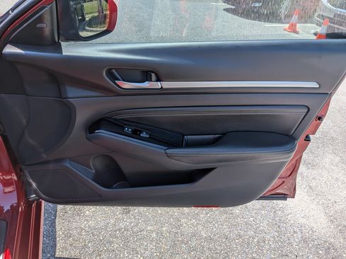 Used 2021 Nissan Altima 2.5 SL FWD image 32