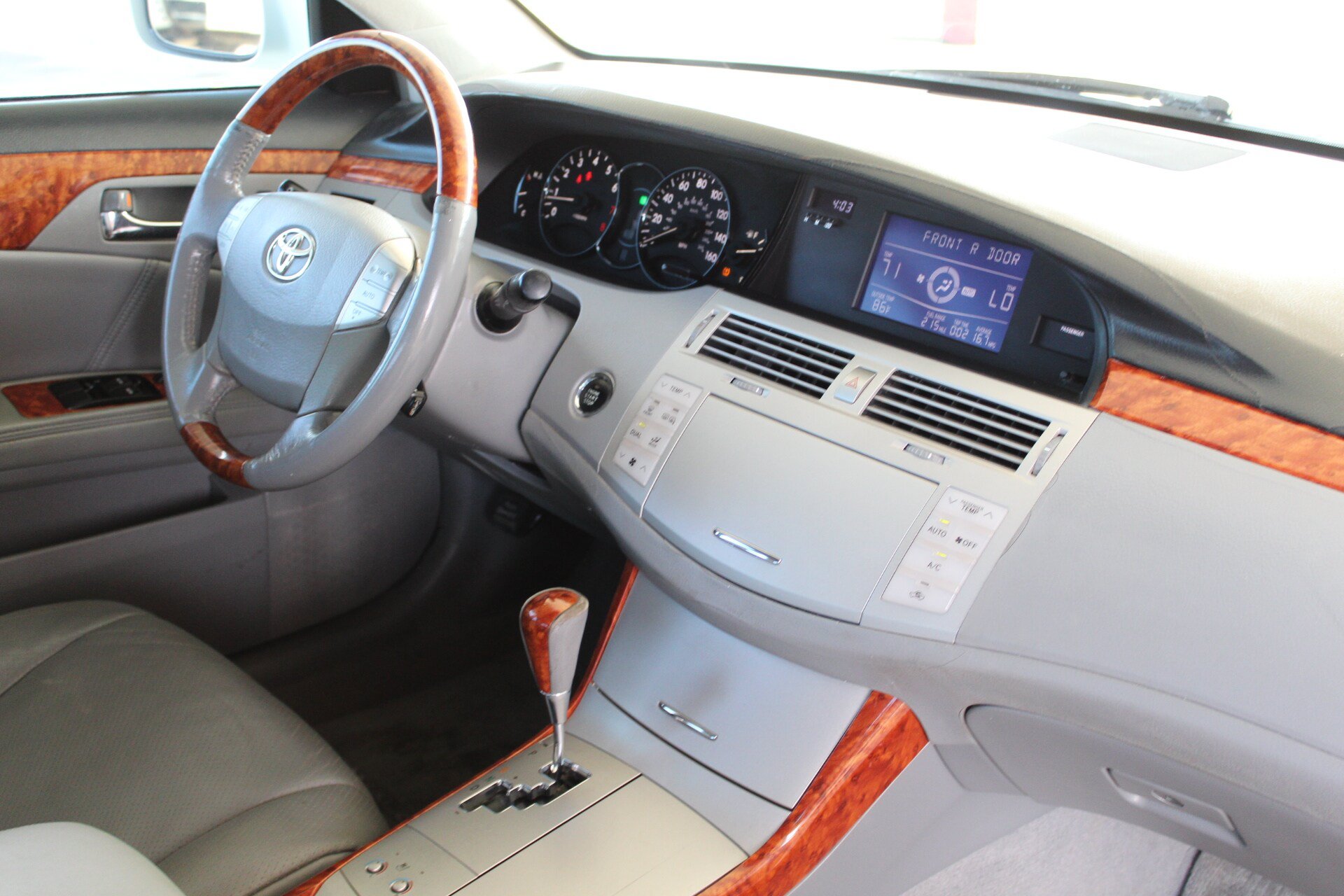Used 2007 Toyota Avalon Limited FWD image 16