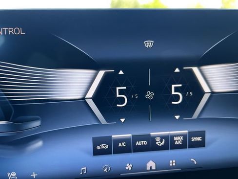 Certified 2025 BMW X5 xDrive50e w/ Premium Package image 24