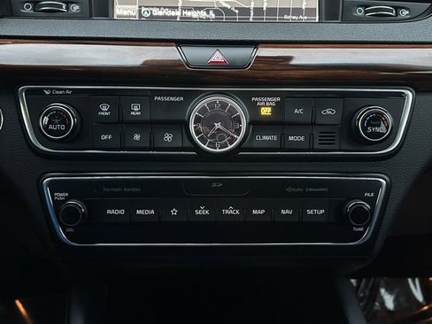 Used 2019 Kia Cadenza Technology image 38