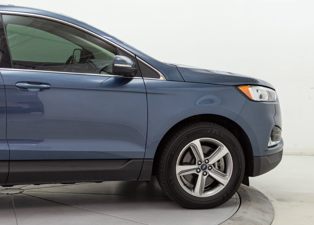 Used 2019 Ford Edge SEL w/ Equipment Group 201A AWD/4WD image 18
